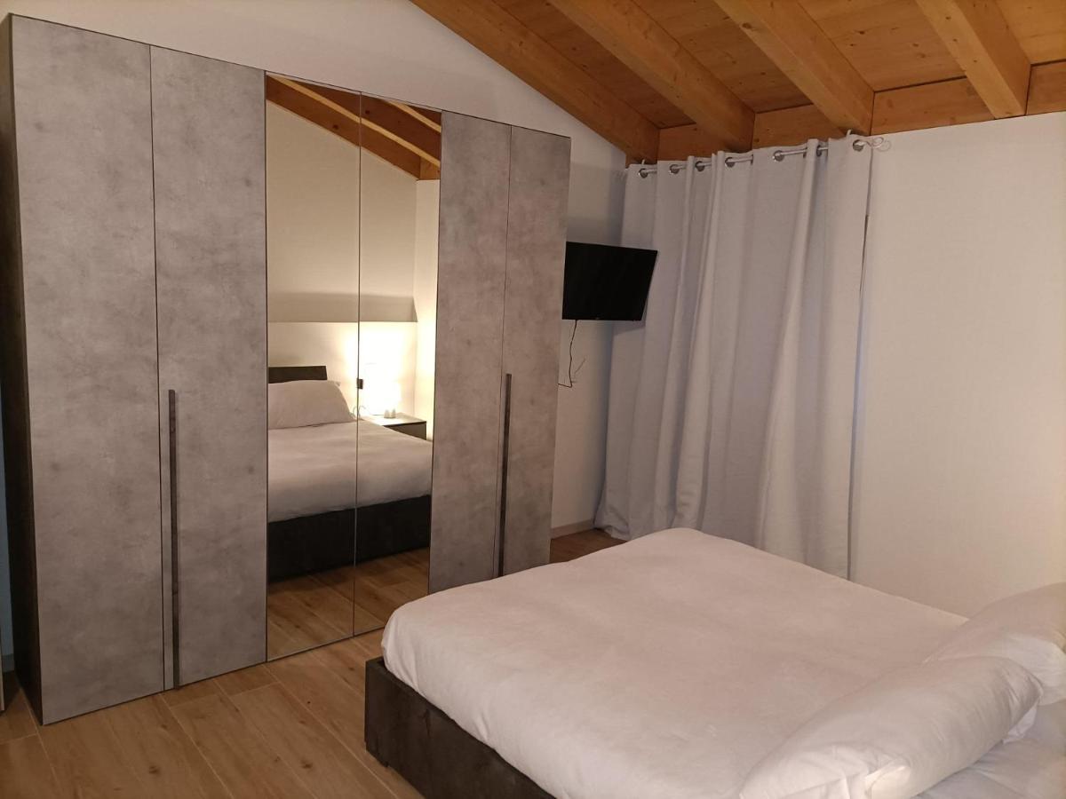 B&B In Fattoria Berzo San Fermo Екстер'єр фото